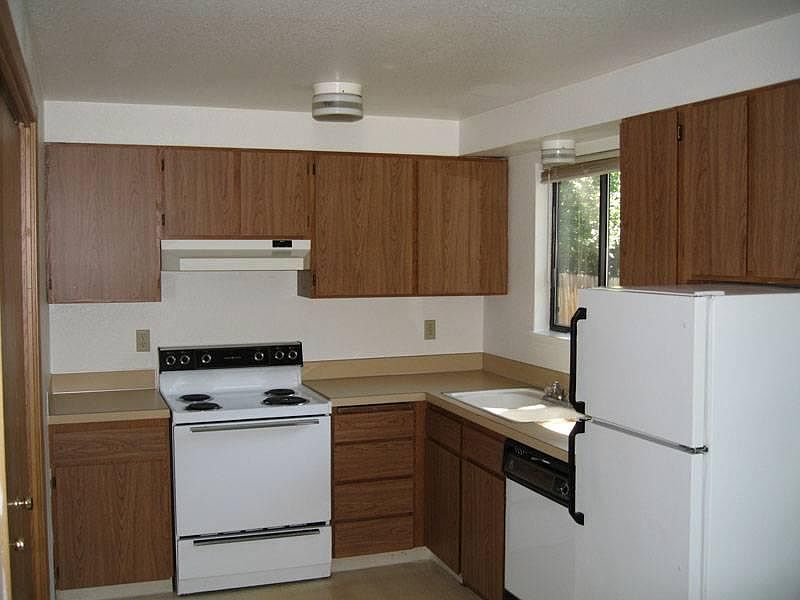 2nd image of 3223 W Rose Hill St #3223