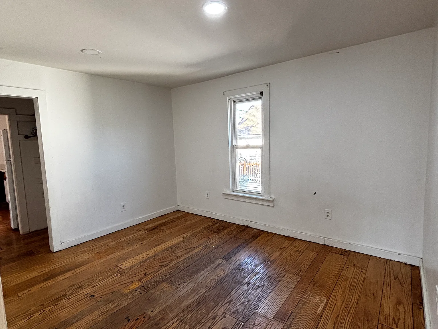 2 bed, 900 sqft, $1,295 — Photo 2