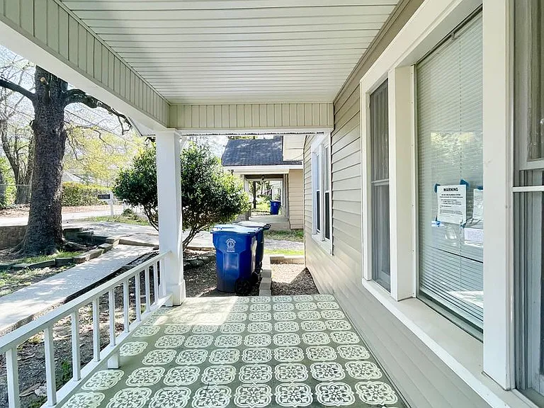 1504 Charlton St — Photo 2