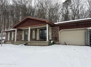 569 Castleman Branch Rd, Shepherdsville, KY 40165