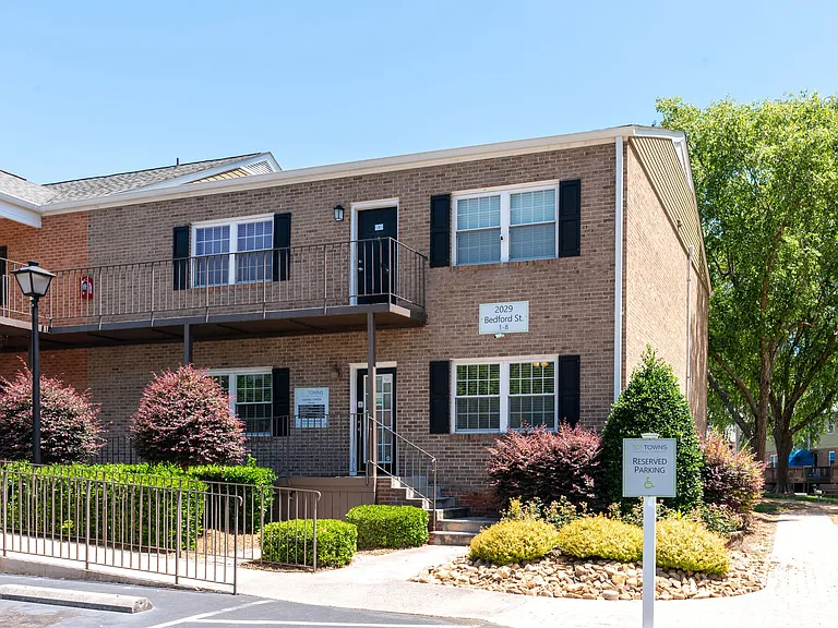 Vetra Forest Hills - Lexington Street — Photo 6
