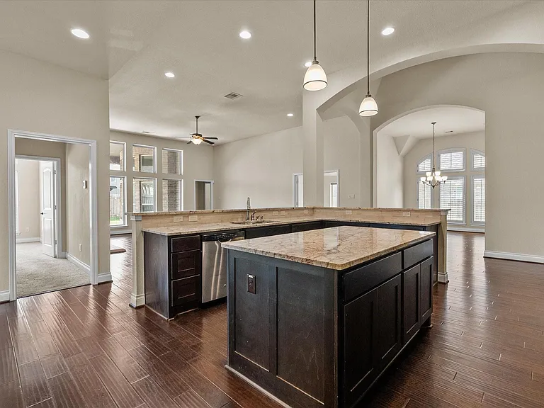 2524 Davis Prairie Ln — Photo 11