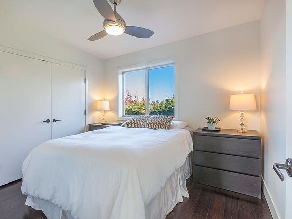 4th image of 554 14th Ave W #A