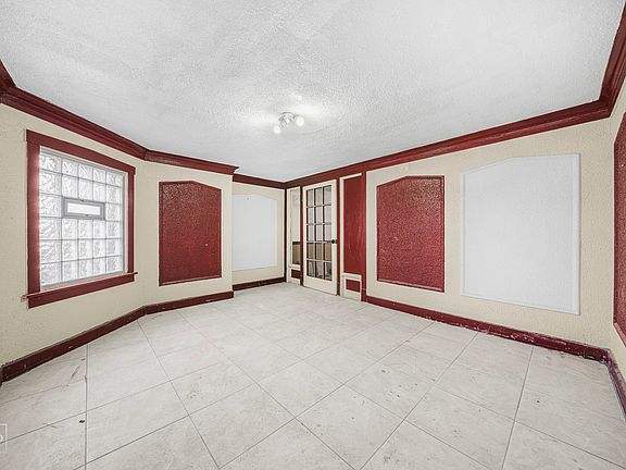 3rd image of 4039 W Van Buren St