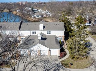 133 Rivershire Ln, Lincolnshire, IL 60069