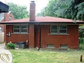 4th image of 20607 Kenmore Ave