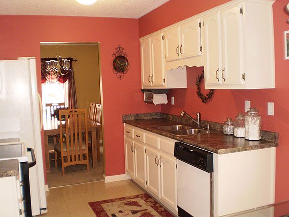 Kitchen/dishwasher