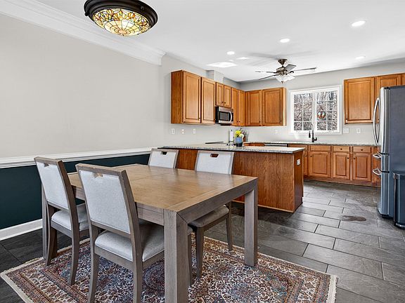 3rd image of 1069 Bristlecone Ln