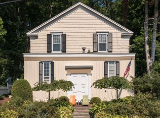 33 East Broadway, Roslyn, NY 11576