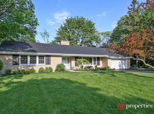 445 Greenvale Rd, Lake Forest, IL 60045