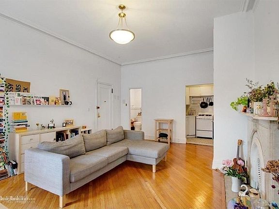 5th image of 34 Livingston St #4B