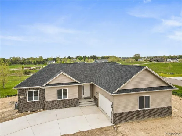 10033 Santa Lucia Ct, Grand Blanc Charter Township, MI 48439