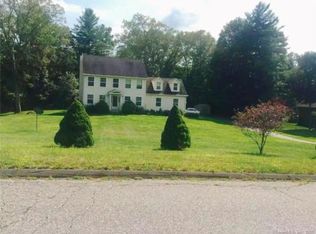 5 Homestead Dr, Mansfield, CT 06268