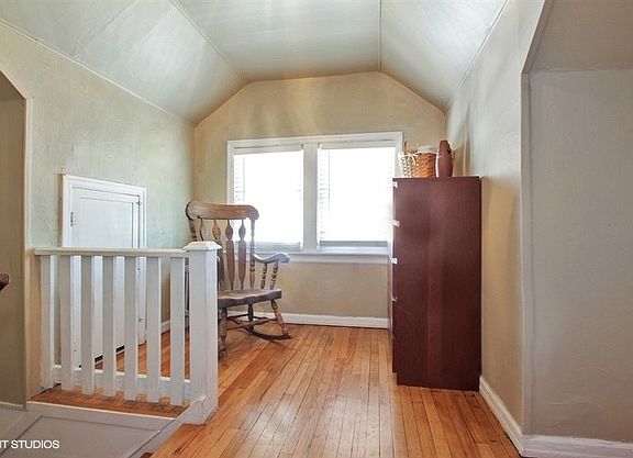 5th image of 4025 N Overhill Ave