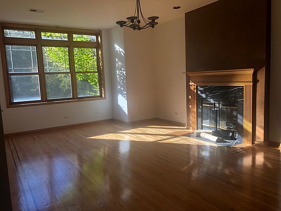 2nd image of 4103 N Kenmore Ave APT 2N