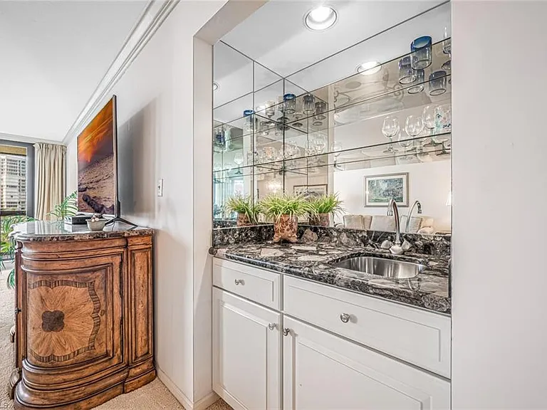 4551 Gulf Shore Blvd N #605 — Photo 9
