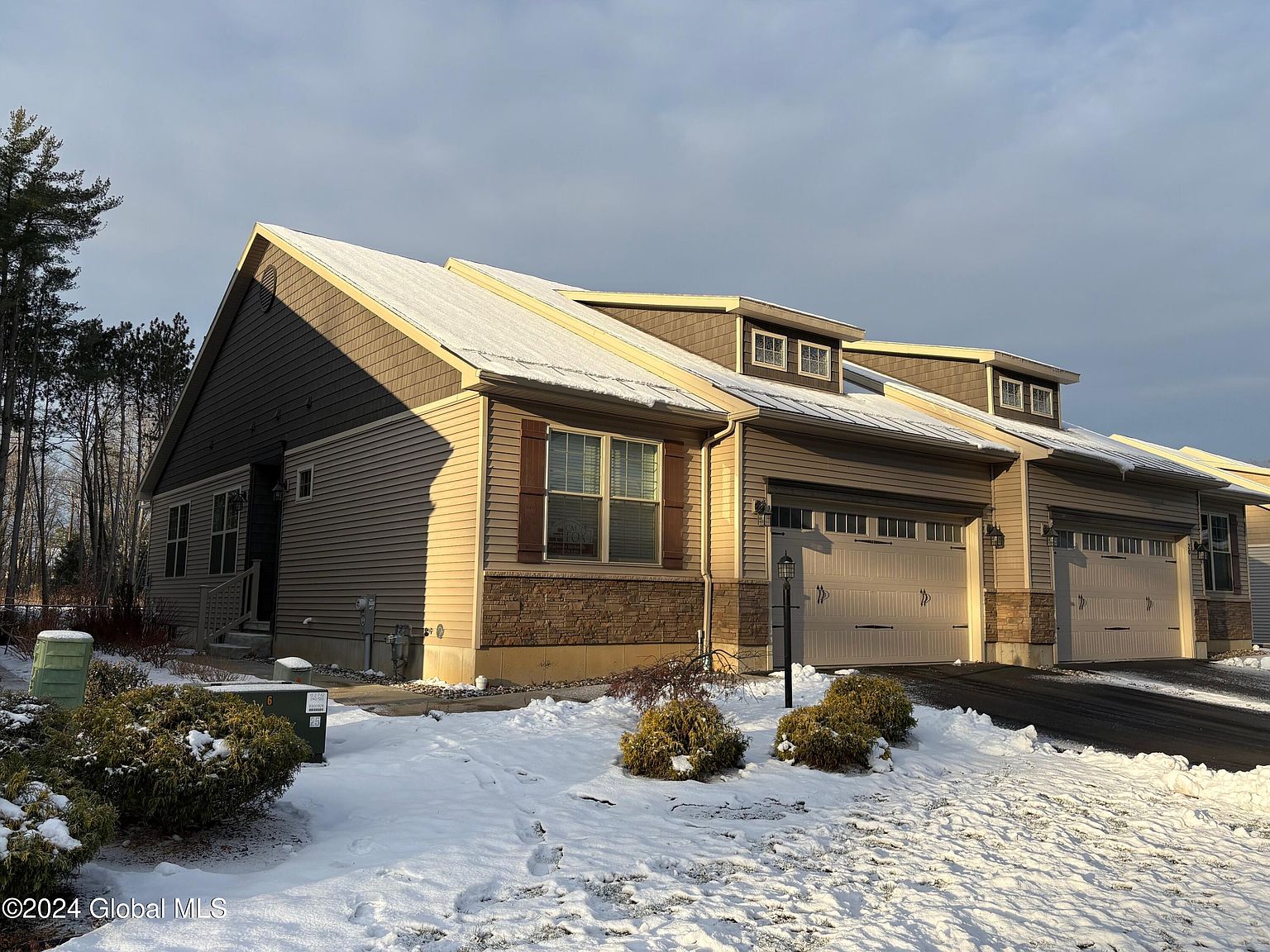 NEIGHBOR HOOD LATTIMORE / W-COWICHAN