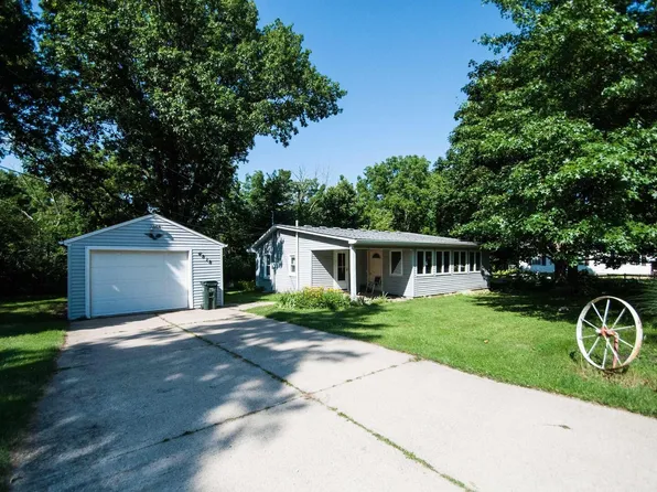 4818 Johnson Ave, Davenport, IA 52802