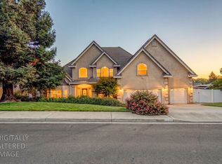 748 Valley View Dr, Oakdale, CA 95361