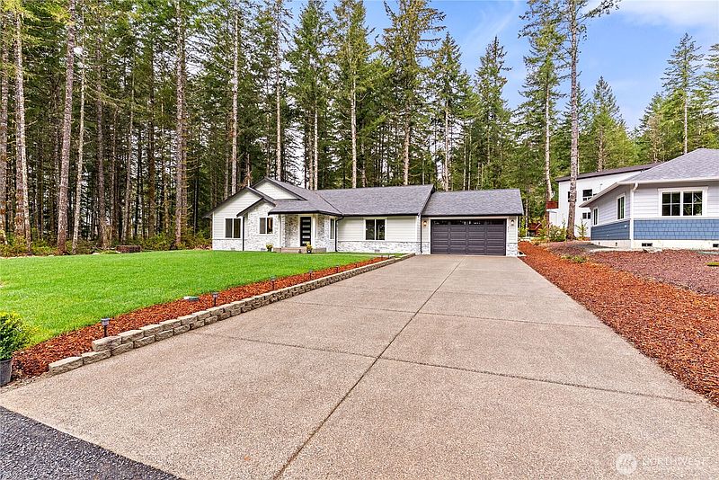 3rd image of 850 E Vine Maple Lane