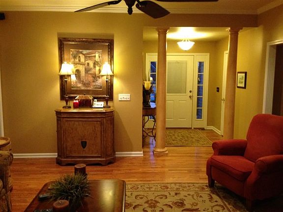2nd image of 608 Victory Ct