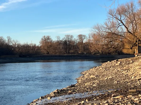 330 River Rd, Ottawa, ON K1V 1H2