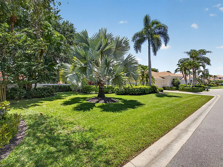 1048 Diamond Head Way — Photo 32