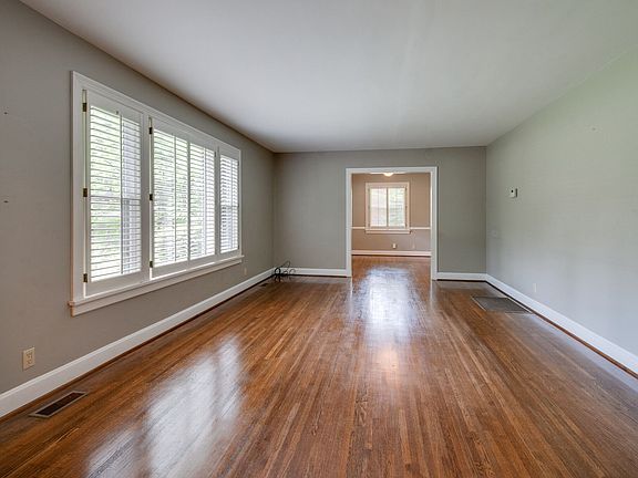 4th image of 4940 Stillwood Dr