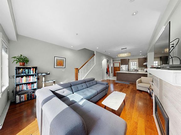 4th image of 5978 Oak St