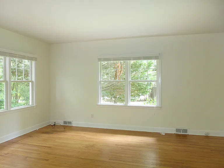 733 Raleigh Rd — Photo 3
