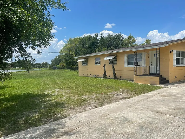 416 Sun Ct — Photo 12
