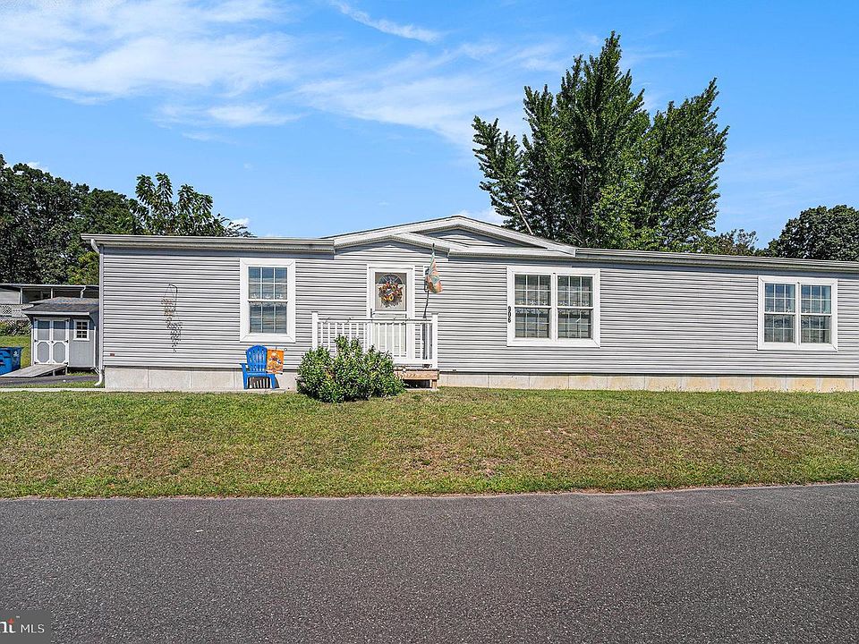1st image of 906 Lakeview Dr