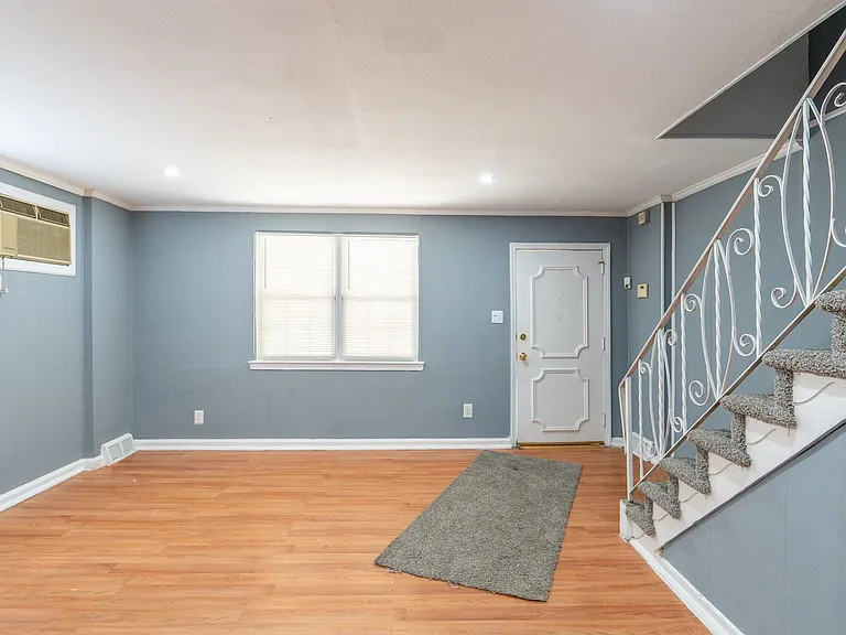 7101 Dorel St — Photo 5