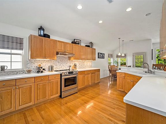 4th image of 1315 Dominion Lakes Blvd