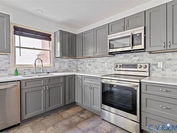 3rd image of 4704 Cedar Cliff Rd