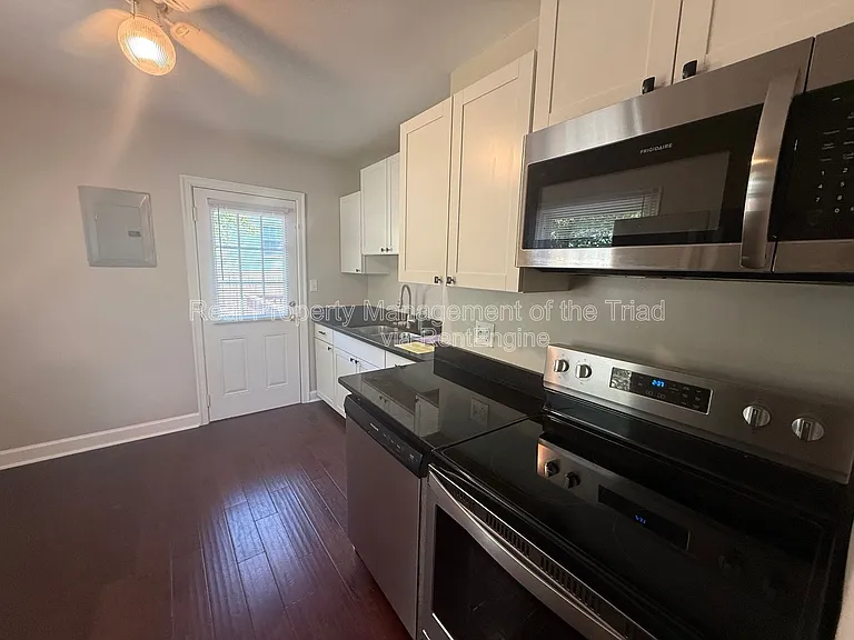 2817 Shady Lawn Dr — Photo 3