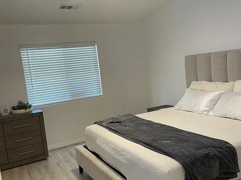 713 Salazar Ave — Photo 8