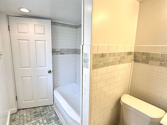 5th image of 2110 Larkins Way #1