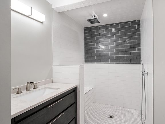 5th image of 23006 Mariano St