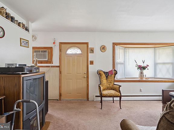 5th image of 2856 Normandy Dr