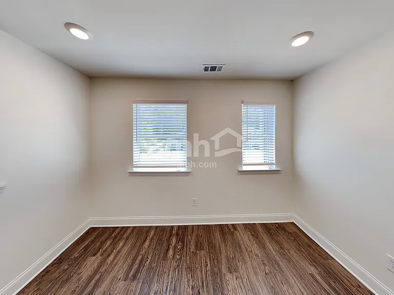 7056 Creeksong Dr — Photo 10