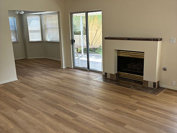 5th image of 10804 Griffith Park Dr NE