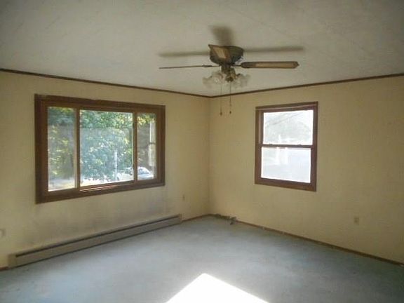 3rd image of 218 E Dezeng St