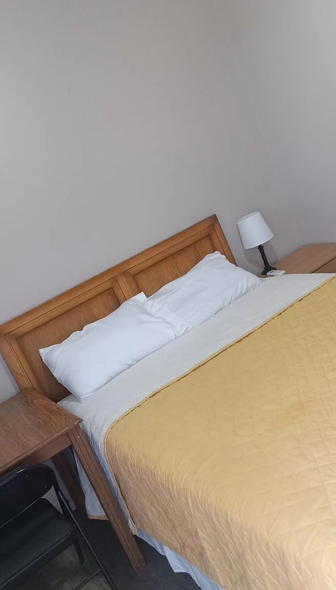 Studio, 500 sqft, $700 — Photo 3