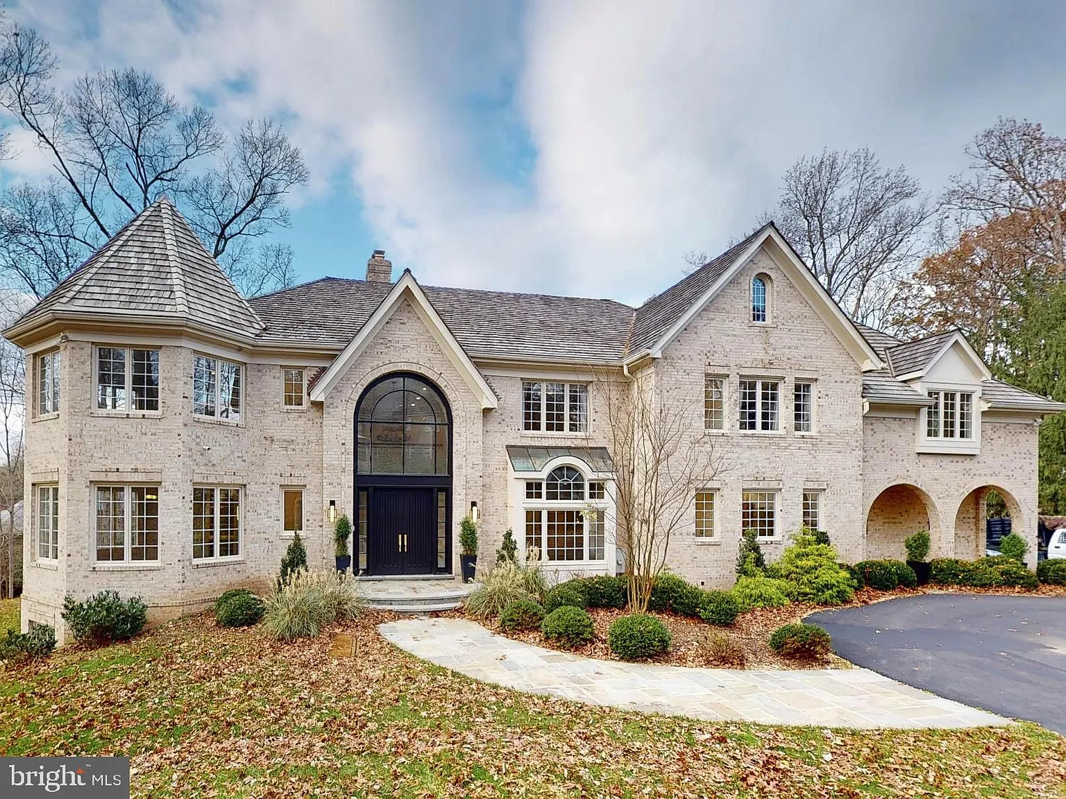 6 bed, 8.0 bath, 9246 sqft, $11,000 — Photo 3