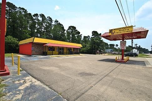 3rd image of 69340 Highway 59