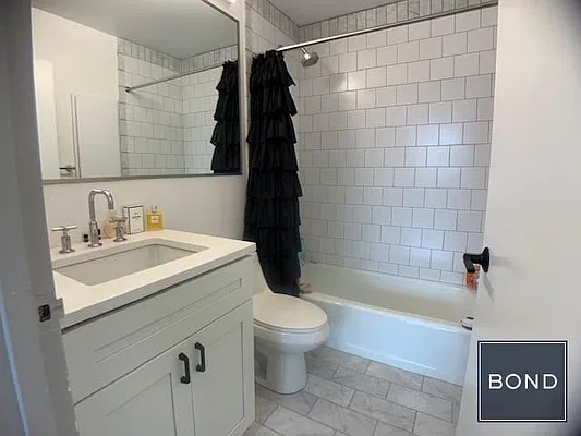 Rented by Bond New York | media 8