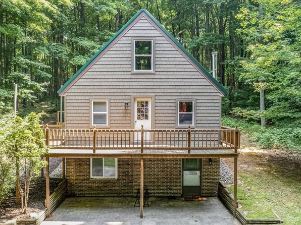 1035 S 11 1/2 Rd, Harrietta, MI 49638