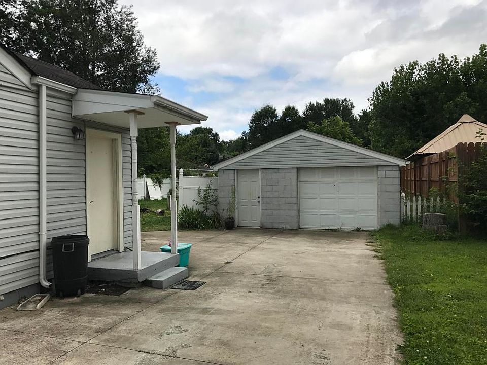 2nd image of 10312 Villa Dr