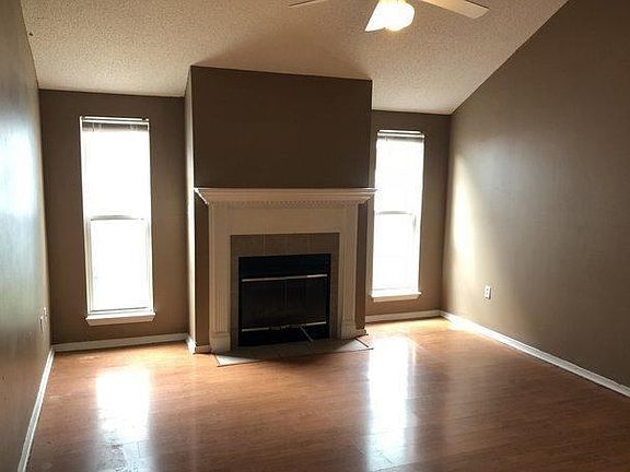 3rd image of 100 Wright Dr